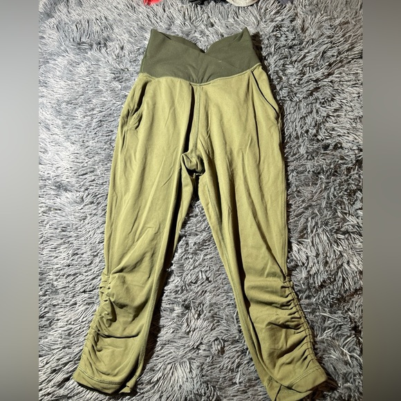 Lululemon Sunset Salutation Crop Leggings Fatigue Green Size 2 Fold Waistband‎ - Picture 1 of 6